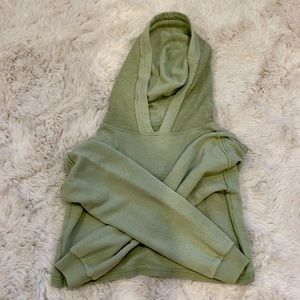 Light green womans XS American Eagle cropped hoodie with tags